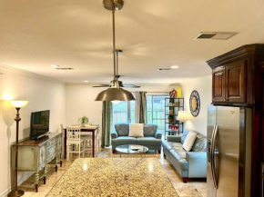 Enchanted Haven-A serene cottage in the Woodlands!